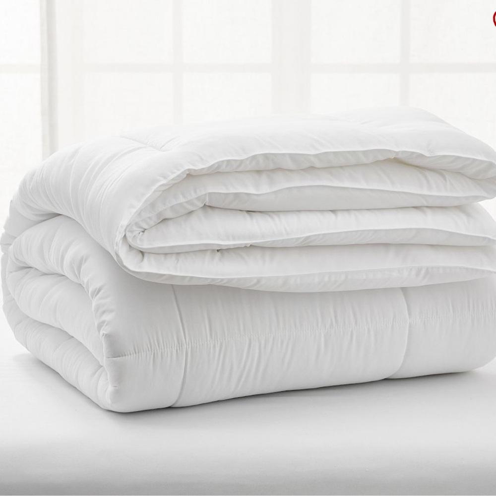Pottery Barn White Comforter